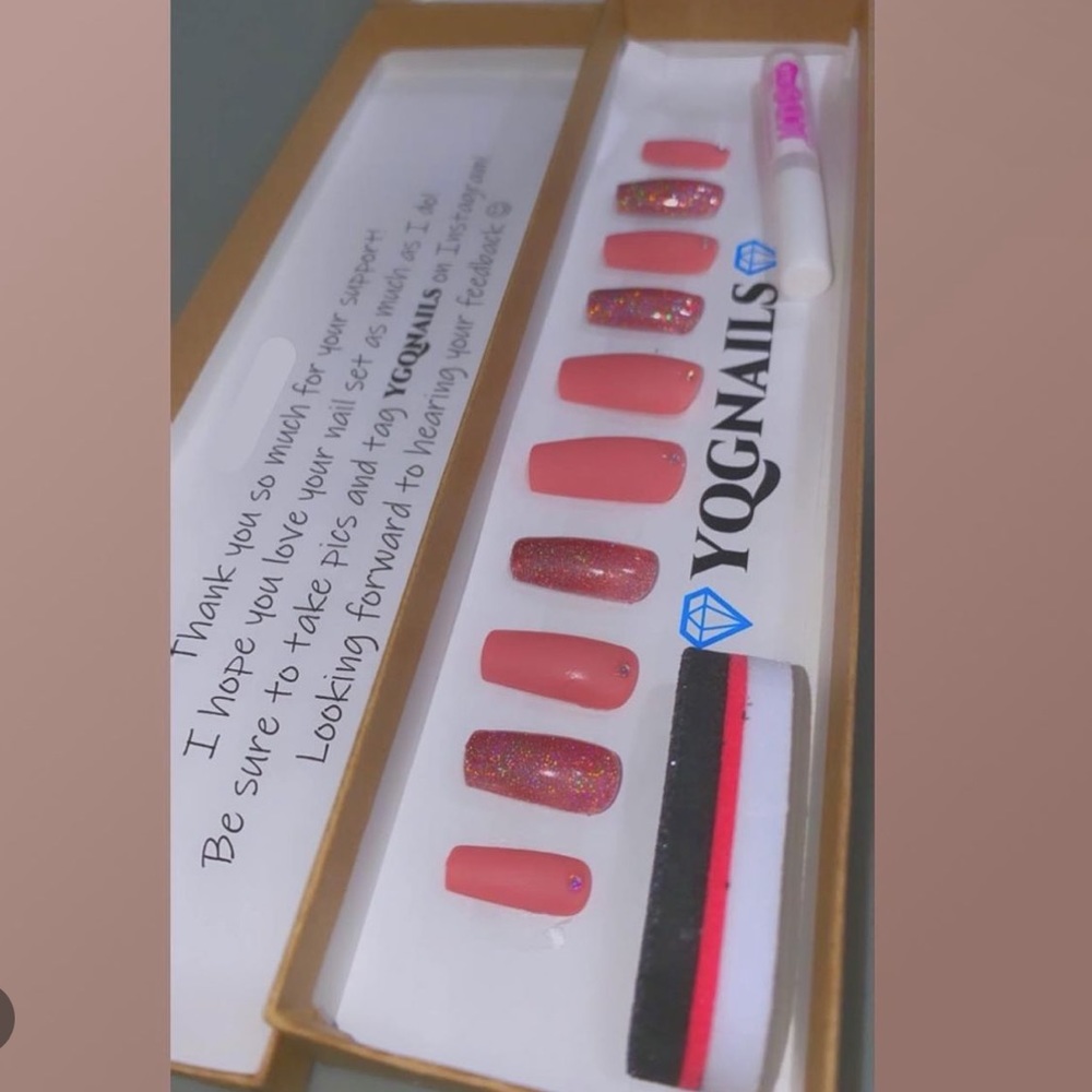 press on nails